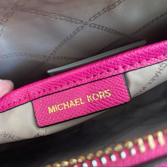 Last one✨new Michael Kors jet set travel EW crossbody bag - Picture 9 of 10